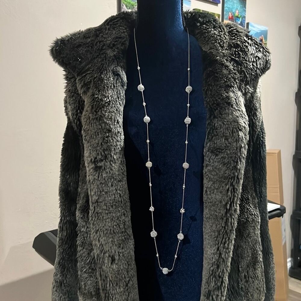 SILVER Necklace with crystal and shiny ball shapes